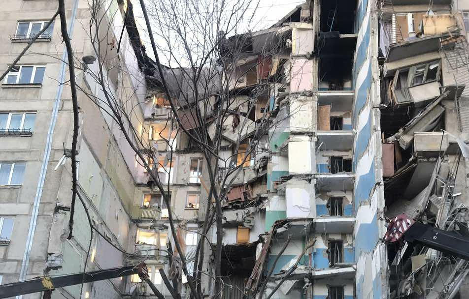 Жильцы обрушившегося дома в Магнитогорске прыгали в окна
