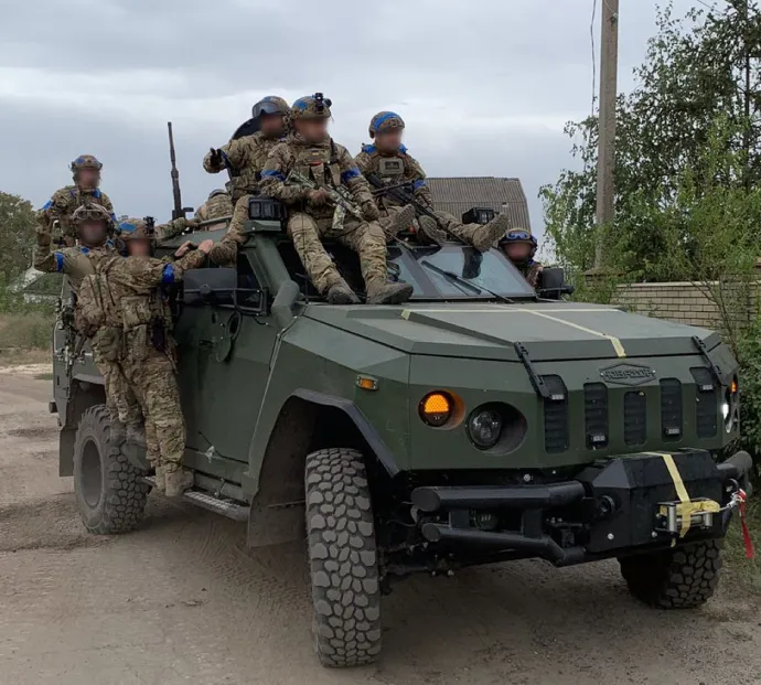 СБУ показала арсеналы оружия, которое военные РФ бросили в Изюме