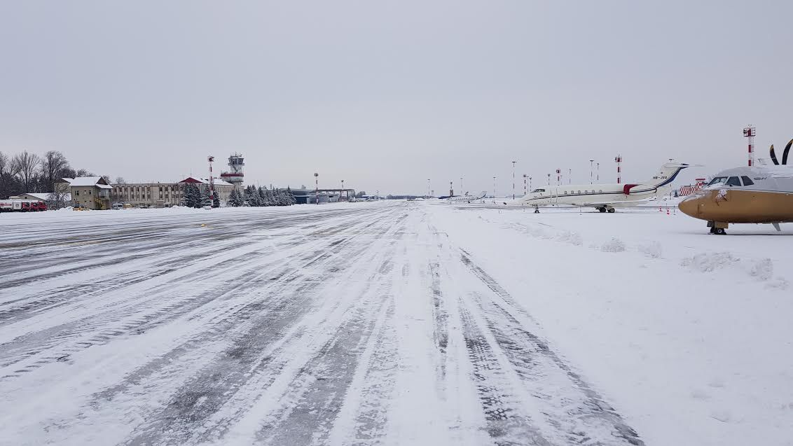 Aeroportul din Chișinău a fost deszăpezit în totalitate și activează în regim normal