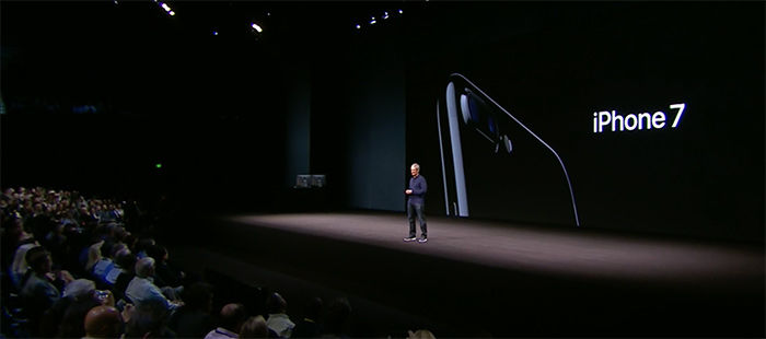 Apple представила iPhone 7