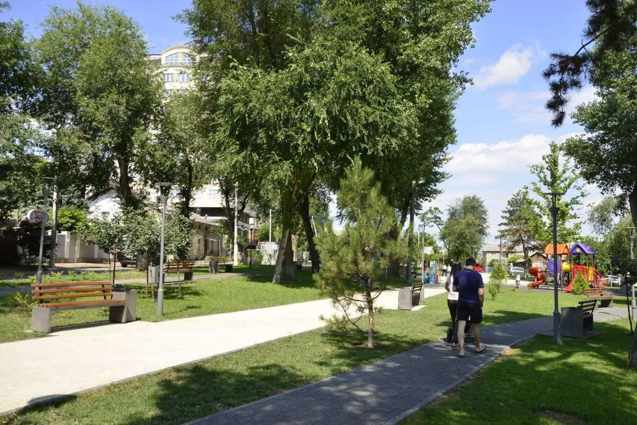 На Рышкановке появилась еще одна благоустроенная зеленая зона