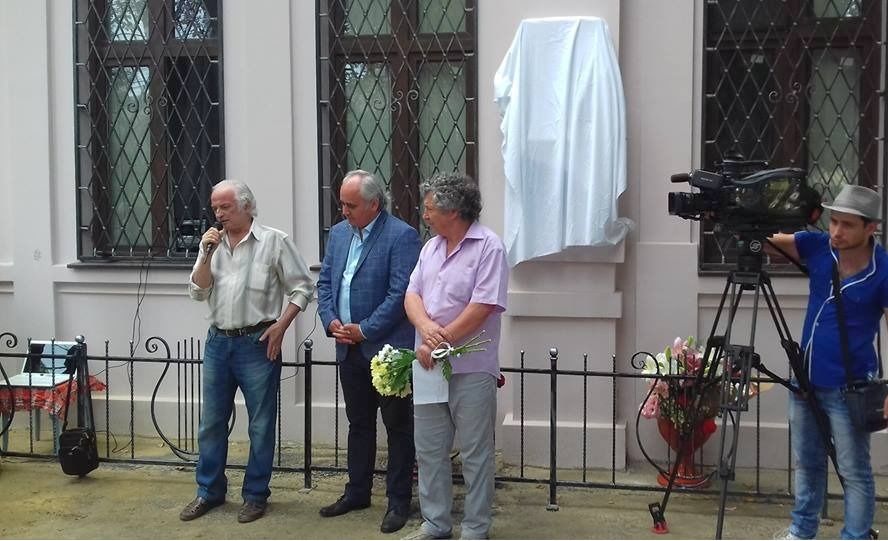 В Кишиневе установлена мемориальная доска прославленным актерам