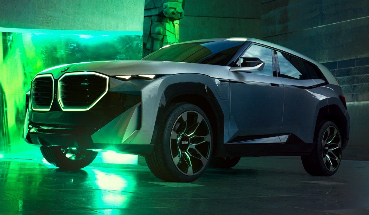 Самым мощным автомобилем BMW стал гибридный кроссовер