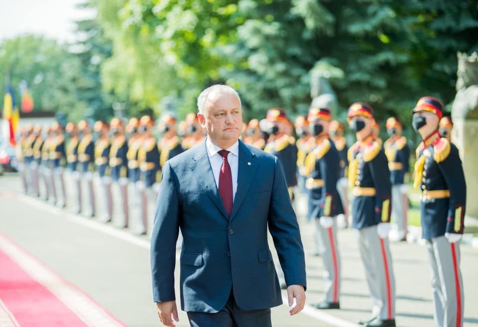 Президент вручил награды военнослужащим, участвовавшим в параде в Москве