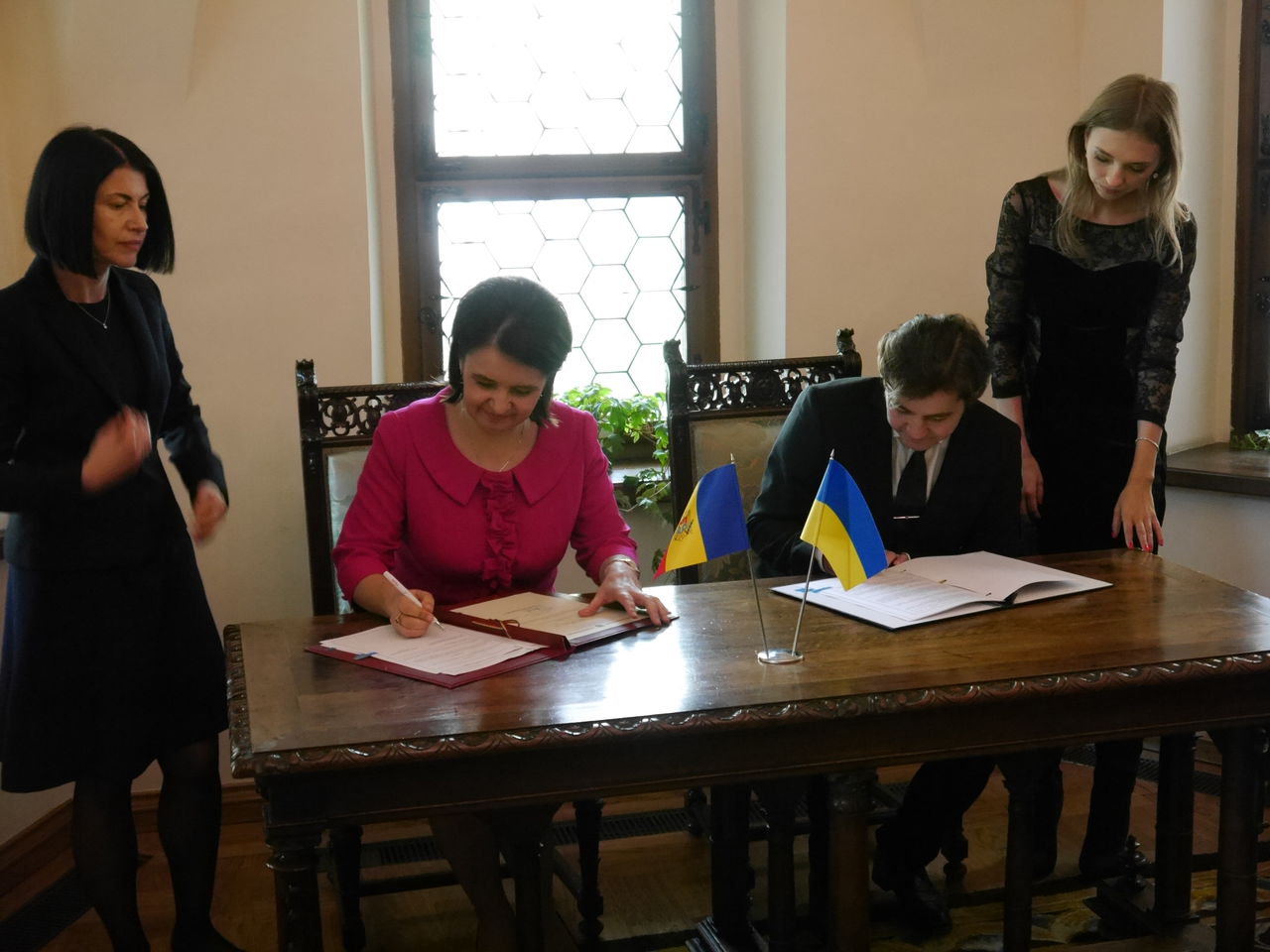 Бабук и Нищук подписали программу сотрудничества Молдовы и Украины