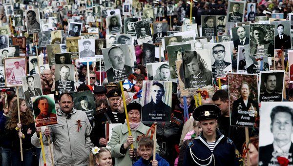 На «Бессмертный полк» в России собрались уже более миллиона человек