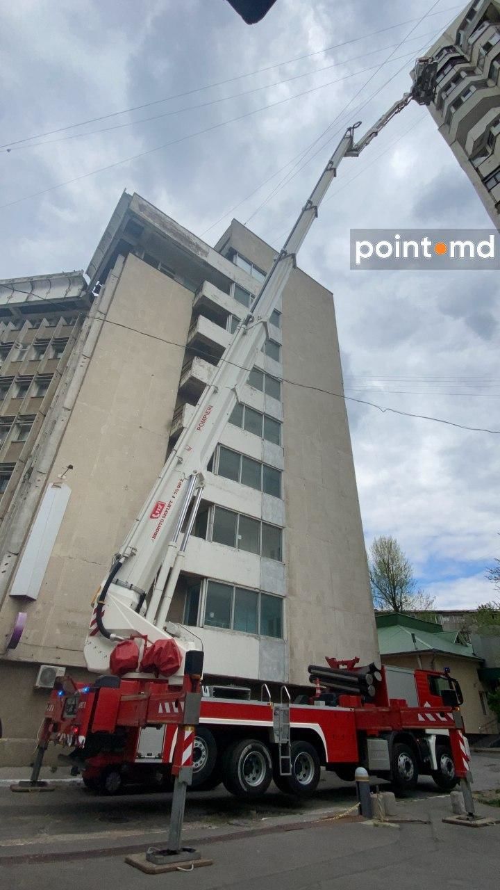 Спасатели после пожара на Рышкановке провели профилактические работы