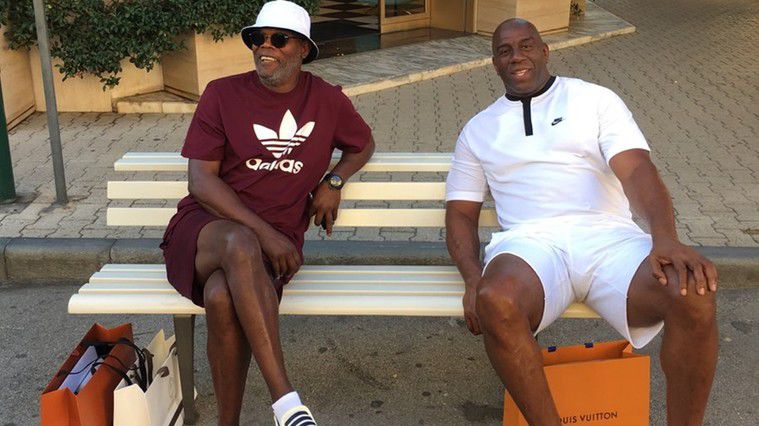 Actorul Samuel L. Jackson și fostul star NBA Magic Johnson, confundați cu migranți, în Italia