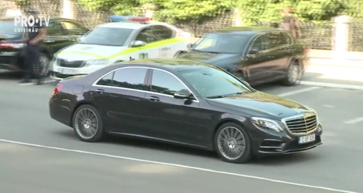 После ДТП Игорь Додон пересел в новый Mercedes