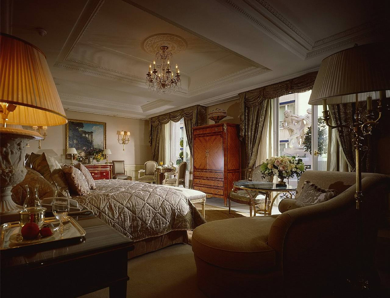 Шикарные спальни в дорогих отелях