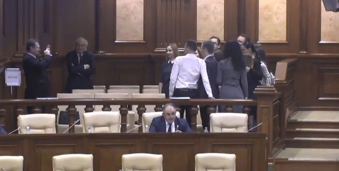 Voronin, despre Zotea și bara de strip-tease la Parlament