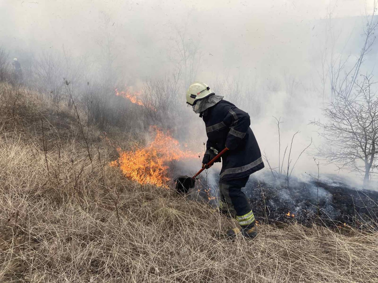 Пожарные выезжали на вызовы о возгораниях в 34 района Молдовы