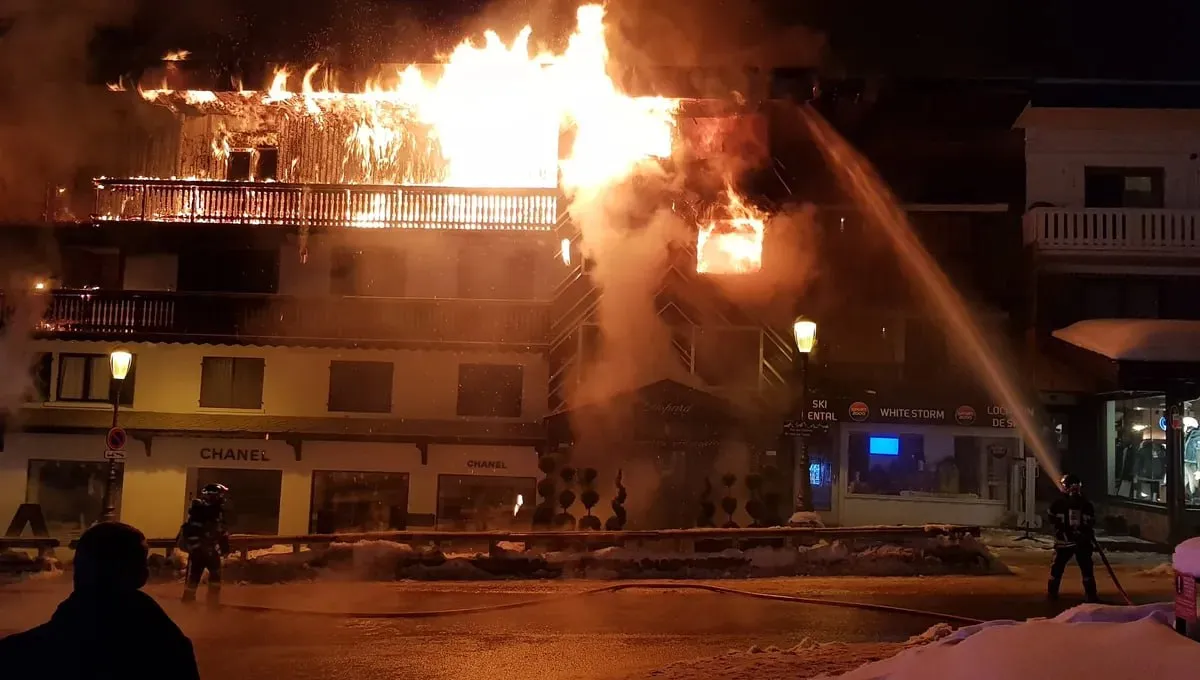Proprietarul unui hotel dintr-o stațiune de lux din Franța, condamnat în urma unui incendiu mortal din 2019