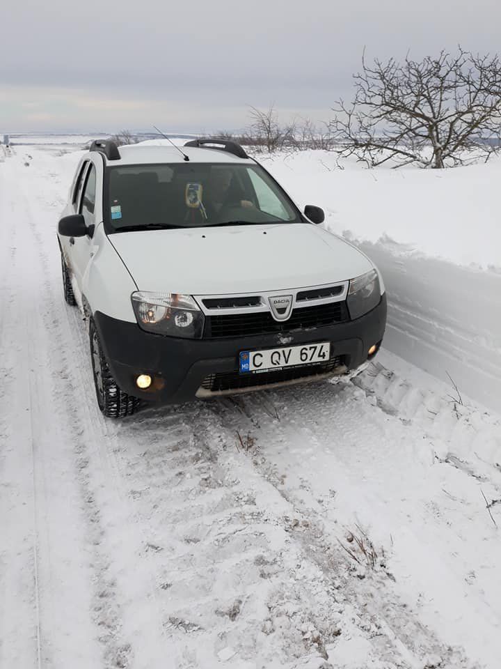 Cimișlia: Stratul de zăpadă este înalt cât o mașină