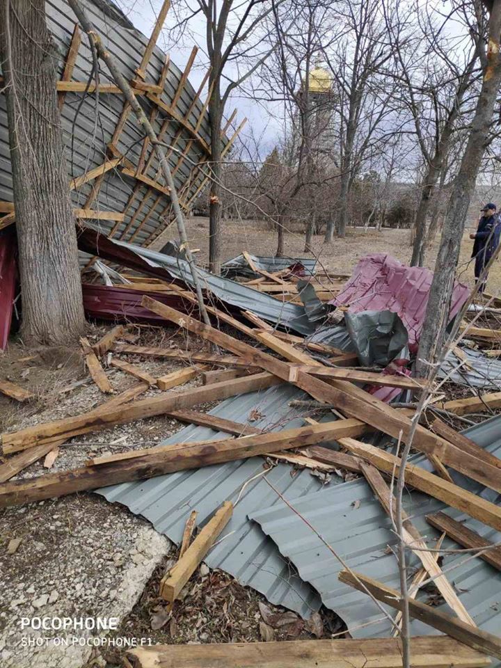 Последствия шквалистого ветра: За 24 часа спасатели приняли почти 90 вызовов