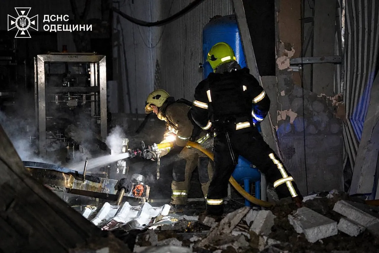 Россия атаковала жилые дома и порт в Одесской области: есть погибшие и раненые