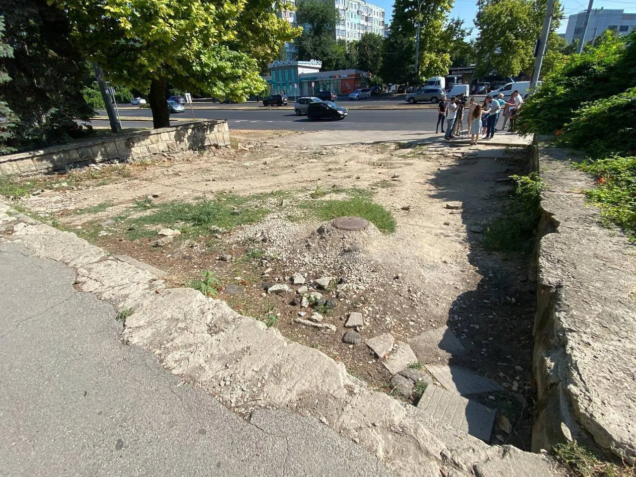 Начались работы по ремонту подземного перехода на Ботанике