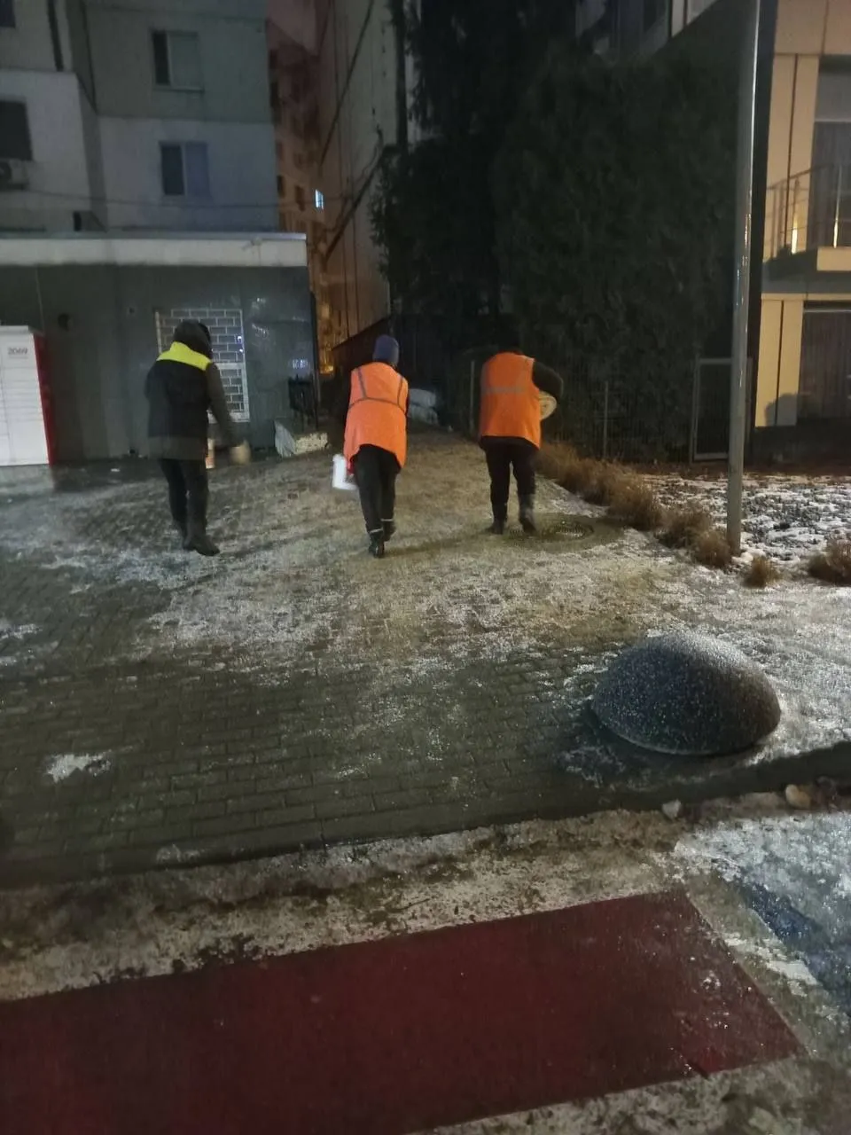 Гололёд и мокрый снег в Кишинёве: муниципальные службы работают в усиленном режиме