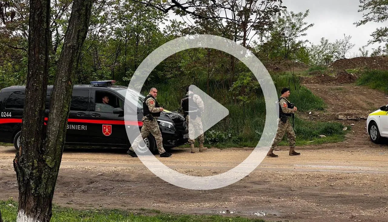 В столичном секторе Ботаника проходит спецоперация полиции