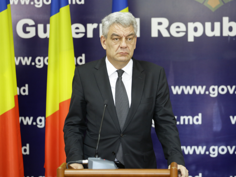 Prim-ministrul României îi critică dur pe Năstase și Sandu