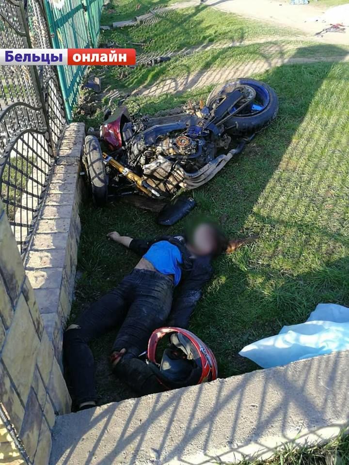 Страшная авария в пригороде Бельц: 3 погибших, 3 раненых