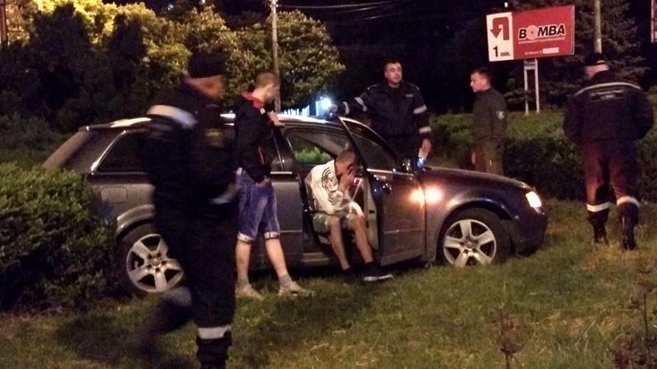 В Кишиневе нетрезвый водитель вылетел с дороги и угодил в кусты