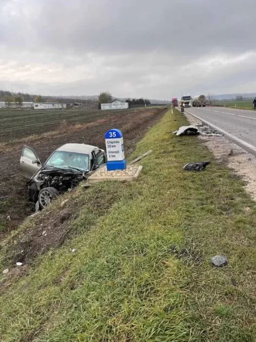 ДТП в Молдове: перевернулась автоцистерна с бензином