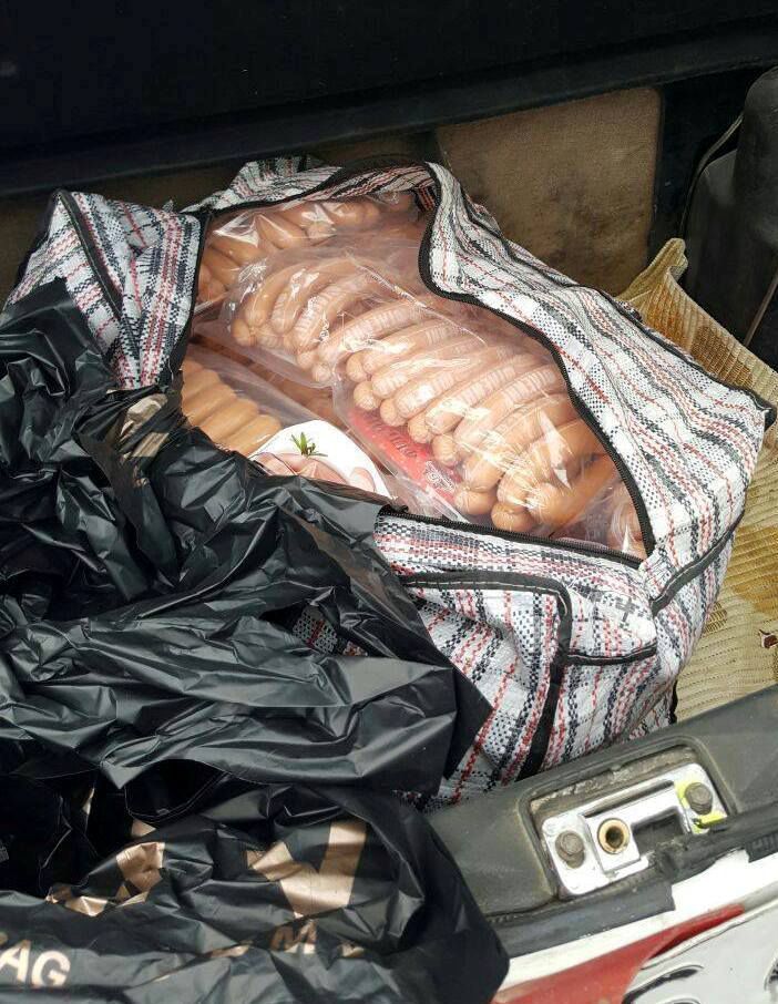 Kilograme de mezeluri din carne de porc suspecte urmau să ajungă pe piețe
