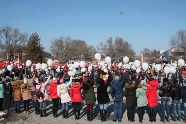 В Чадыр-Лунге отметили начало весны масштабным флешмобом