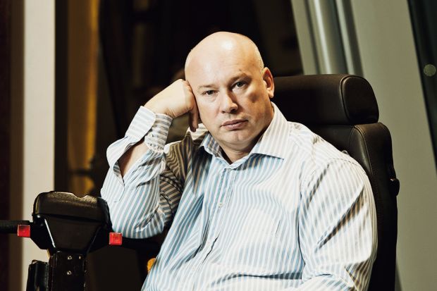 Forbes назвал самых богатых холостяков