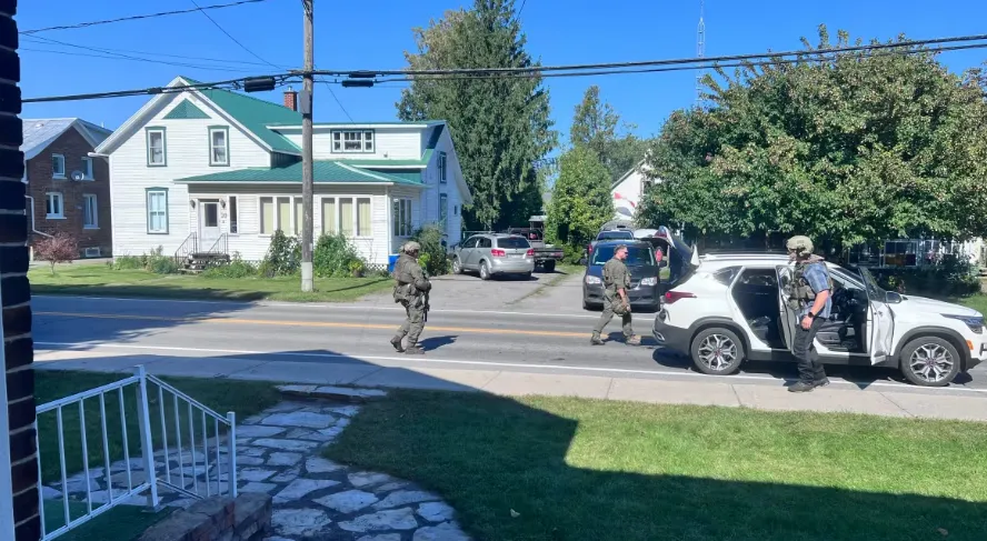 Un bărbat care ar fi plănuit un atac terorist în masă la New York, reținut în Canada
