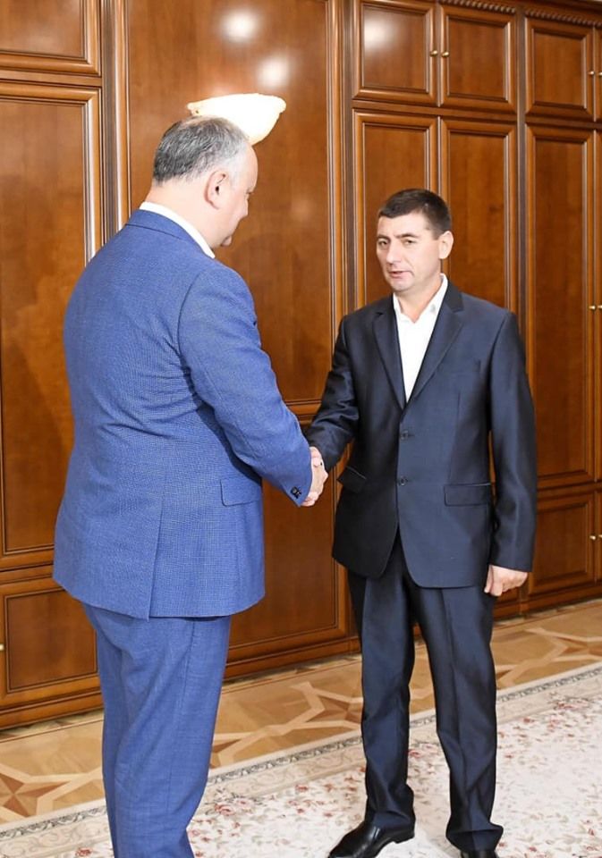 ДТП на Буюканах: Додон наградил медалью водителя троллейбуса