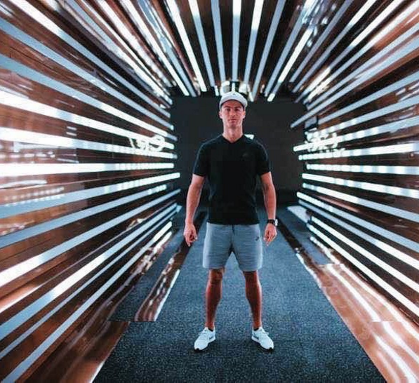 Mesaj viral al lui Ronaldo: Insectele atacă doar lămpile care strălucesc