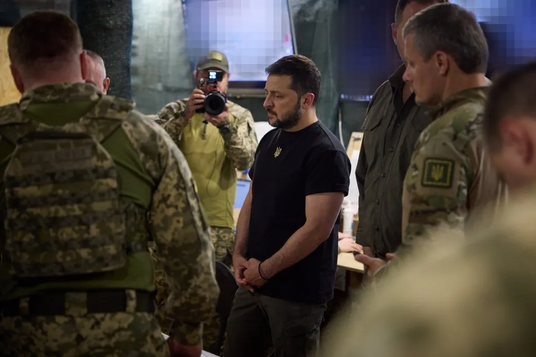 Зеленский посетил военных на бахмутском направлении