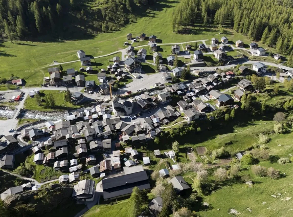 Un sat întreg, evacuat din cauza pericolului unei alunecări de teren în Elveția