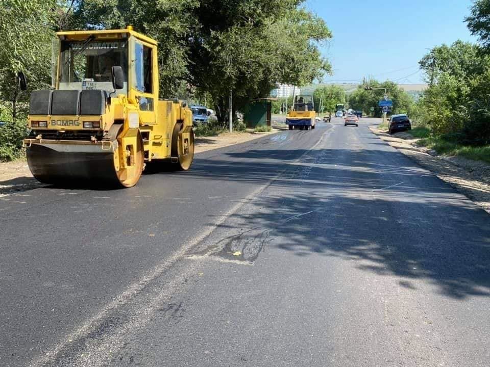 Подъездная дорога к коммуне Бэчой находится в процессе восстановления