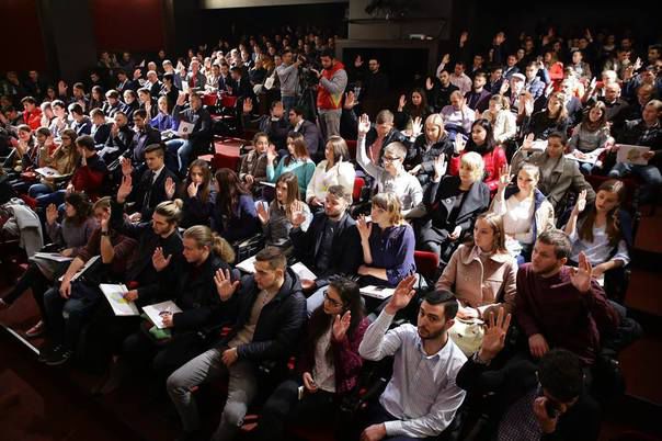 Băsescu îşi intră în rolul de preşedinte de onoare al partidului unionist din Republica Moldova