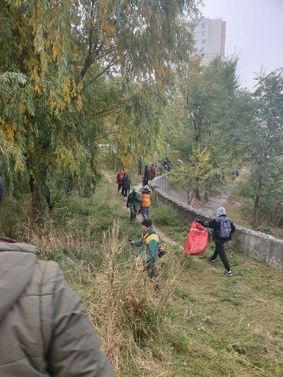 Осенняя кампания по уборке в Кишинёве продолжается