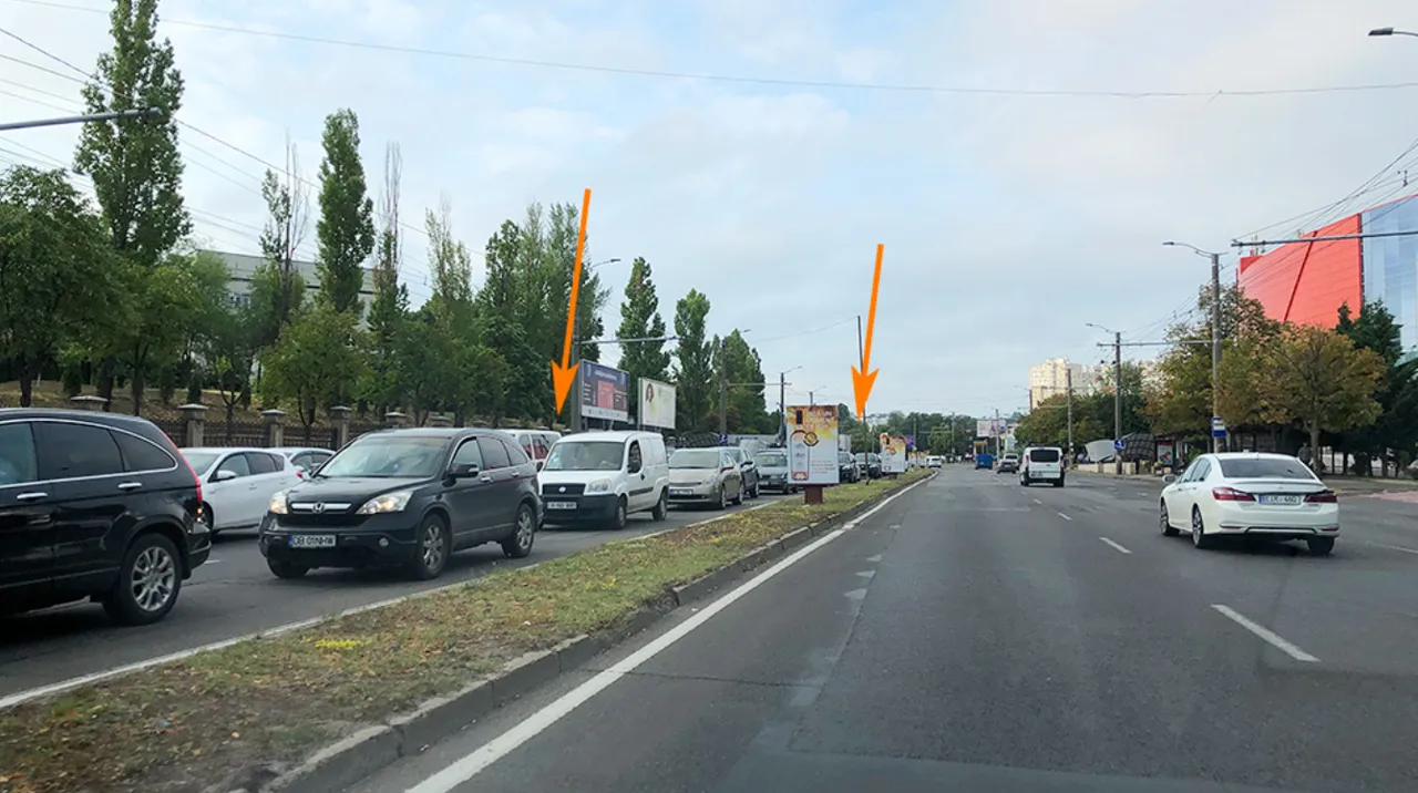 После закрытия улицы Чуфля на виадуке образовались километровые пробки