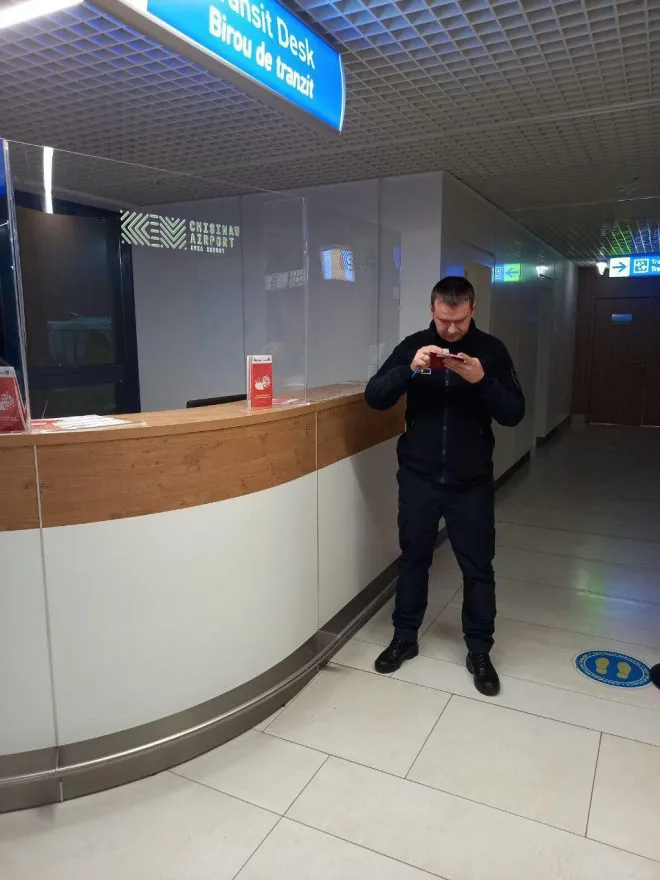 Иностранца не впустили в Молдову из-за поддельной визы