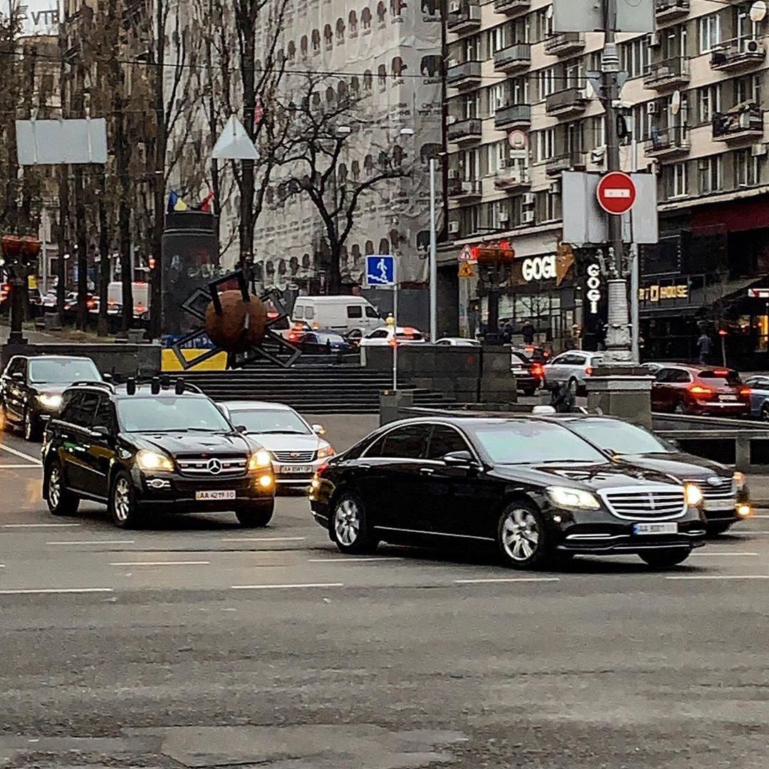 Бывший президент Украины Кучма пересел на Mercedes за 500 тысяч долларов