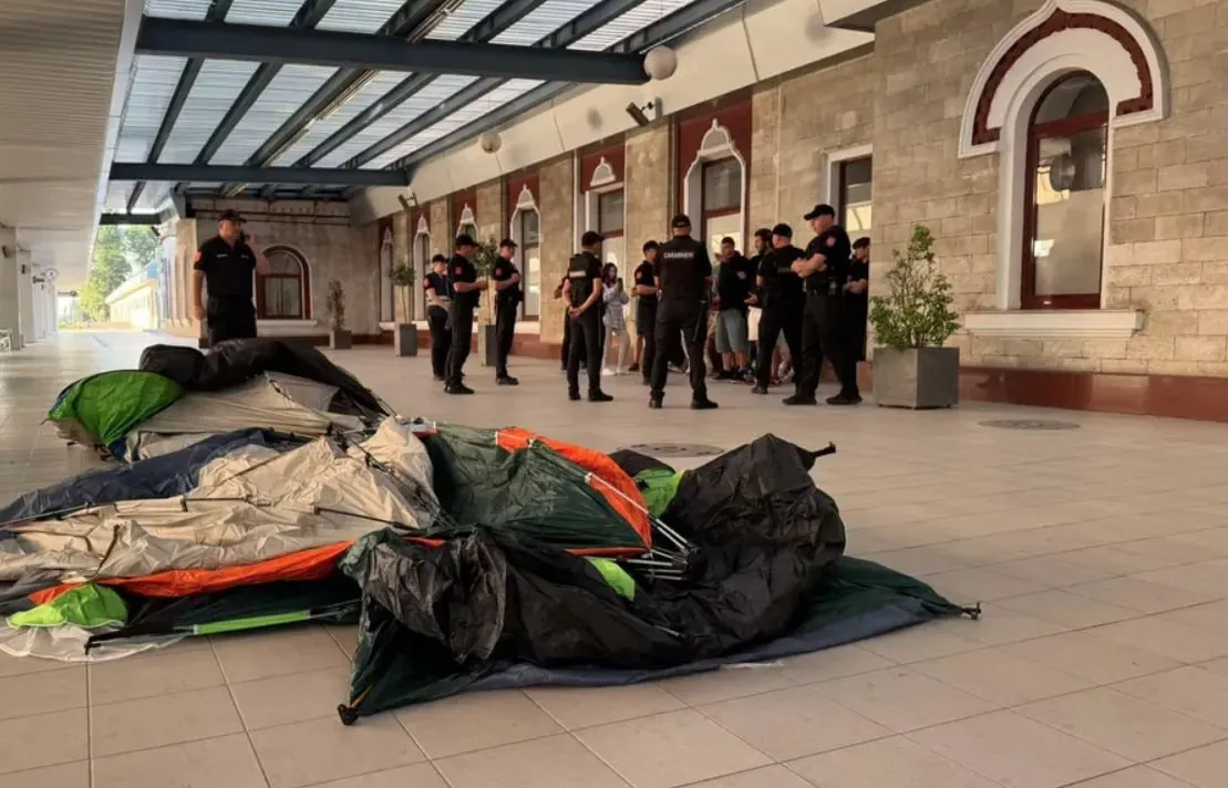 Protestatarii susținători ai lui Șor, care au instalat corturi în Gara Feroviară, reținuți