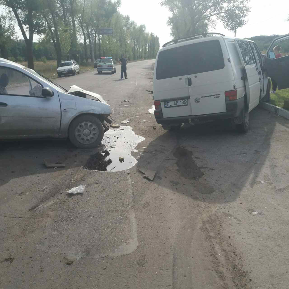 Двое пострадавших госпитализированы после аварии в Фэлештском районе