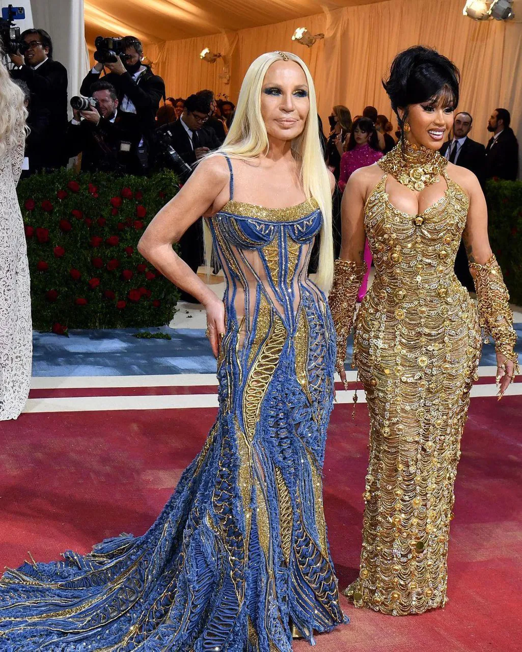 Met Gala 2022: выбраны самые яркие образы с красной дорожки