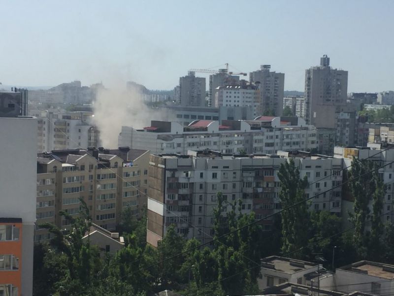 На Ботанике пожар вспыхнул в одном из заведений быстрого питания
