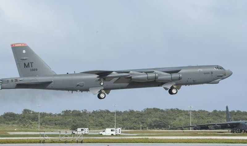 Бомбардировщик ВВС США Boeing В-52 разбился возле острова Гуам
