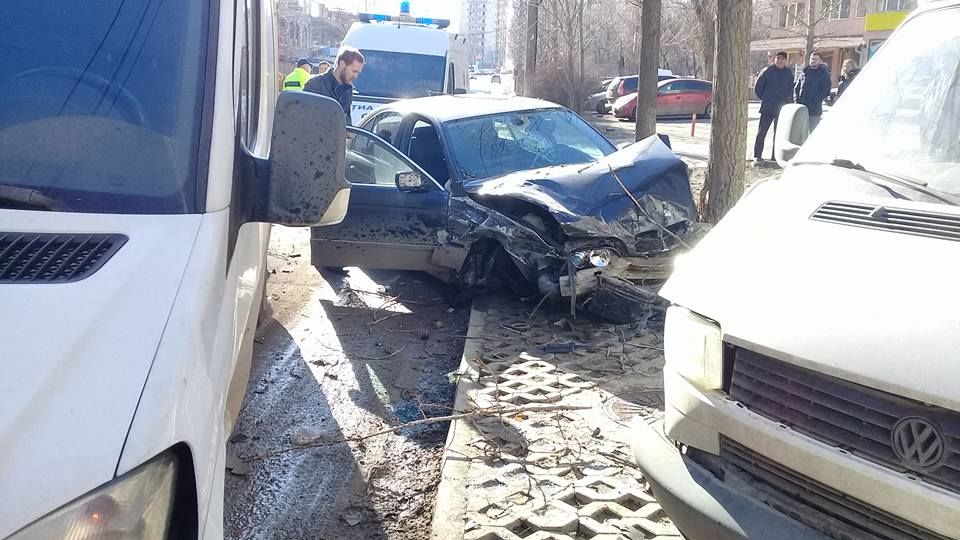 ДТП на Чеканах: У БМВ отвалилось колесо