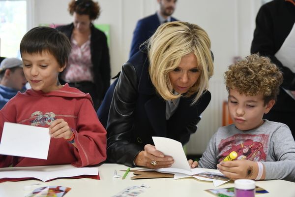 Brigitte Macron, vizită surpriză la Nantes! Ce a făcut și cu cine