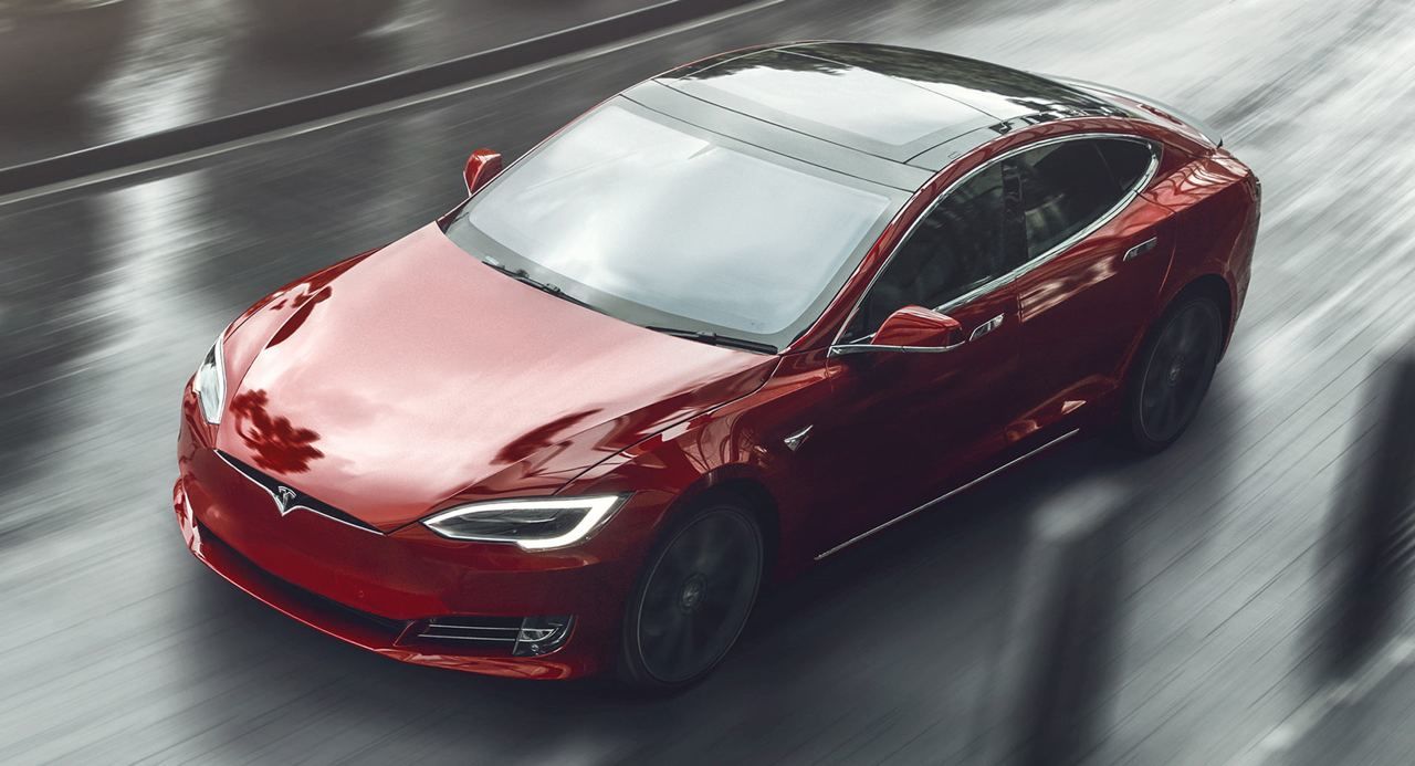 Tesla представила свой самый быстрый электромобиль