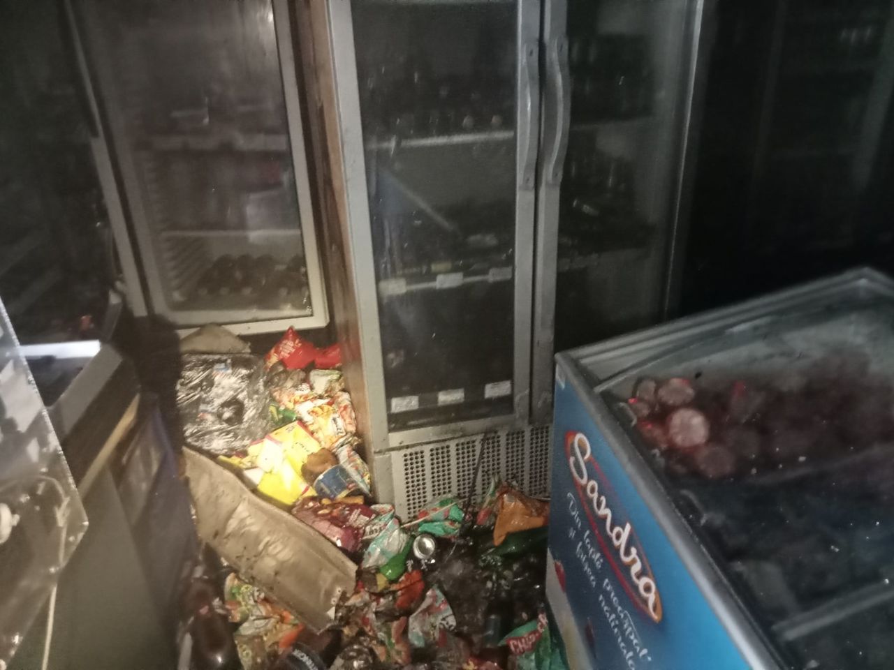 Загорелся холодильник: пожарные ликвидировали пожар в магазине в центре Кишинева